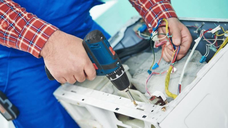 İzmir Viessmann Viessmann çamaşır makinesi kart tamiri – Su almama arızası orijinal parça ile giderildi. - Teknik servis örneği